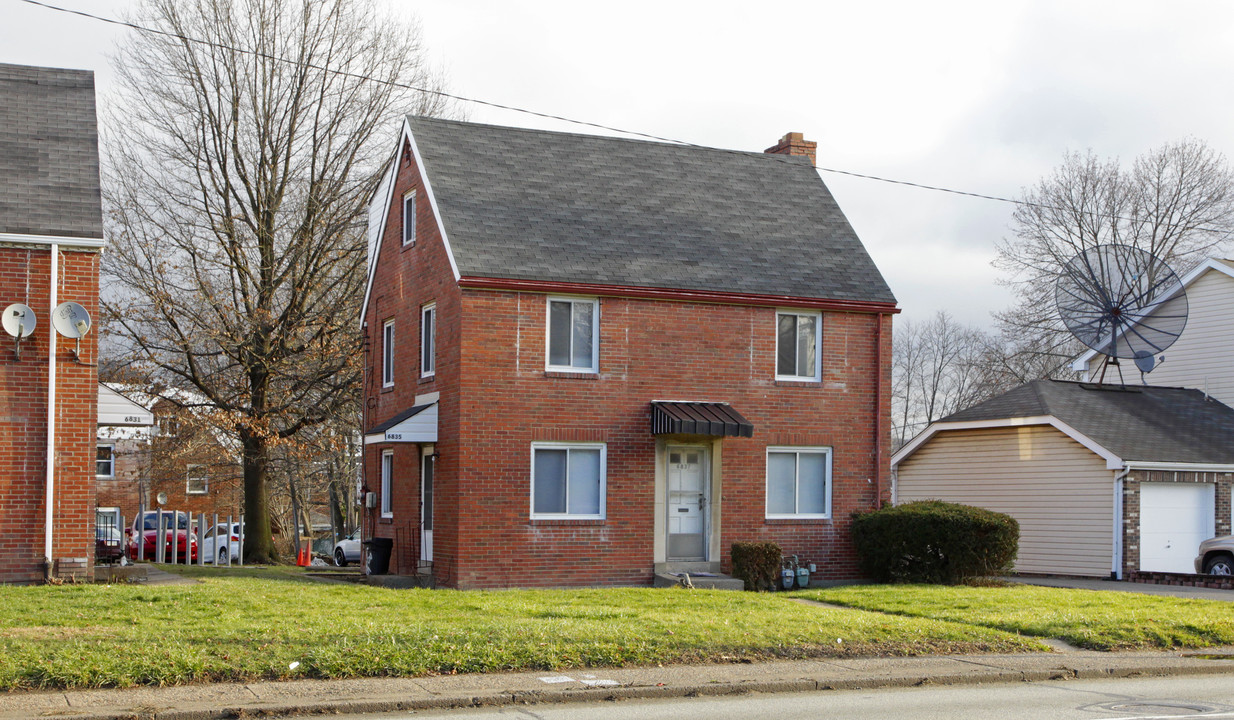 6811-6837 Penn Ave in Pittsburgh, PA - Building Photo