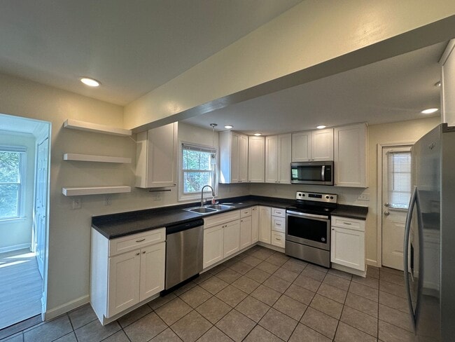 2250 Fairview St in Christiansburg, VA - Building Photo - Building Photo