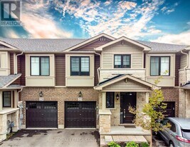 27 Waterview Ln in Grimsby, ON - Building Photo