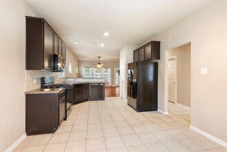 201 Summer Pine Ct in Conroe, TX - Building Photo - Building Photo