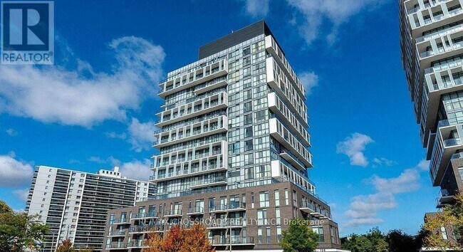 128 Fairview Mall Dr in Toronto, ON - Building Photo - Building Photo