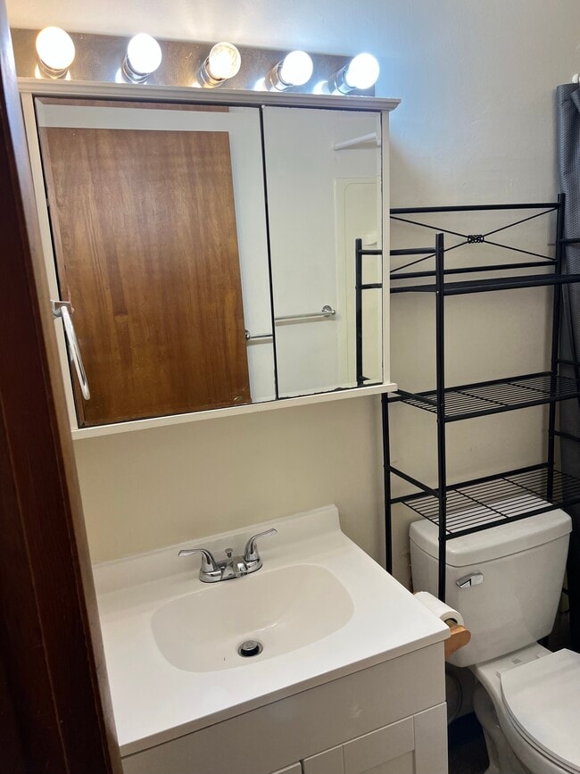 103 W Clark St in Thomasboro, IL - Building Photo - Building Photo