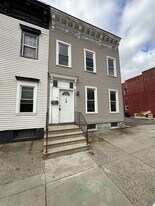19 N Lake Ave in Albany, NY - Building Photo