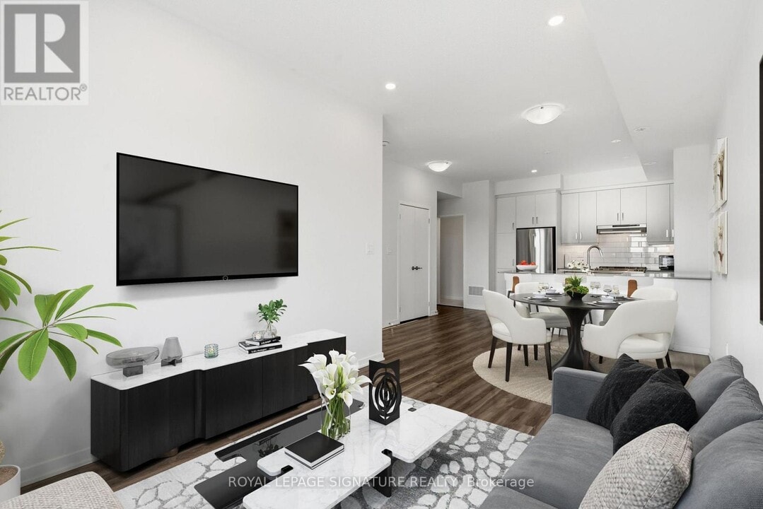 150 Honeycrisp Cres in Vaughan, ON - Building Photo