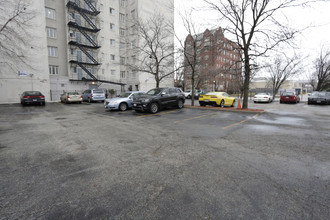 Jeffery Cyril Apartments in Chicago, IL - Foto de edificio - Building Photo