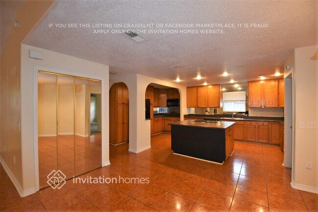 15803 Oak Glen Way in Tavares, FL - Building Photo - Building Photo