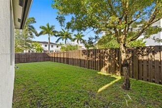 15293 SW 176th Terr in Miami, FL - Building Photo - Building Photo