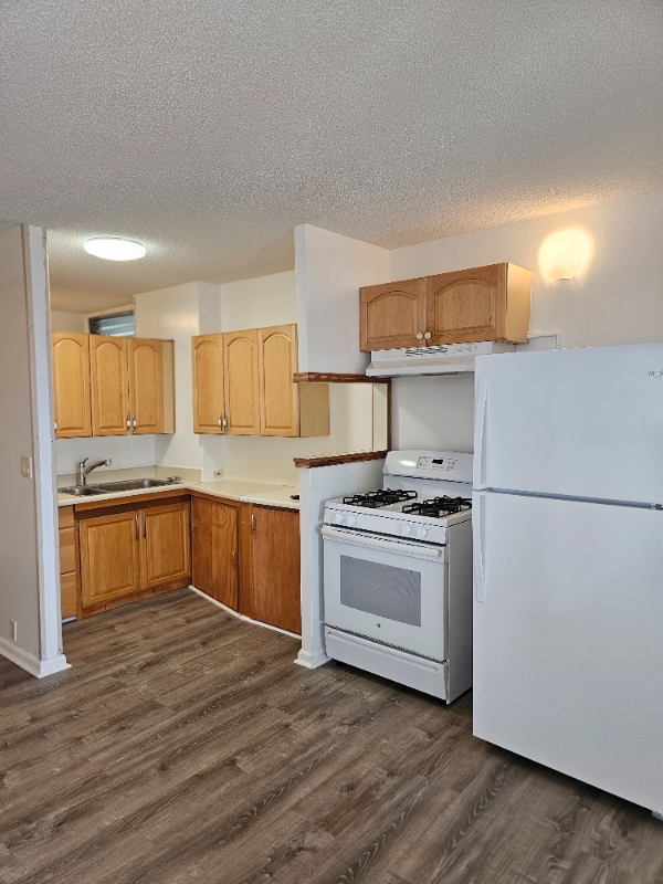 property at 1559 Thurston Ave