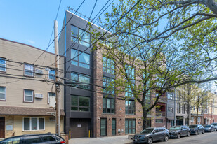 175 Jackson St in Brooklyn, NY - Foto de edificio - Building Photo