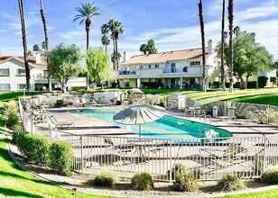 748 Vista Lago Dr N in Palm Desert, CA - Building Photo - Building Photo