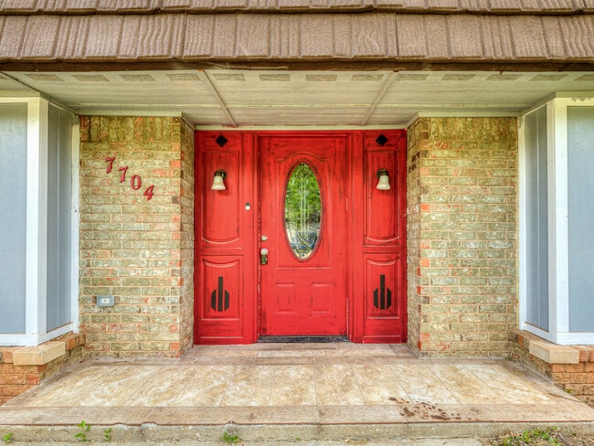 7704 Brookside Dr in Oklahoma City, OK - Building Photo - Building Photo