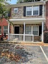 3621 Ginnis Rd in Atlanta, GA - Building Photo
