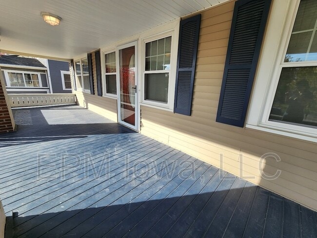 1119 Maplewood Dr NE in Cedar Rapids, IA - Building Photo - Building Photo