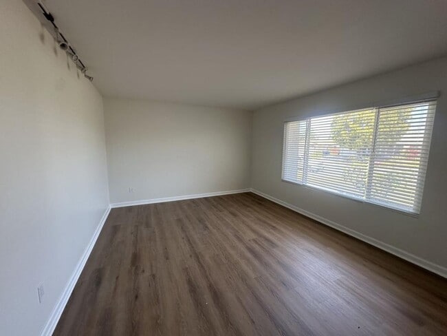 8061 Lakeport Rd in San Diego, CA - Building Photo - Building Photo