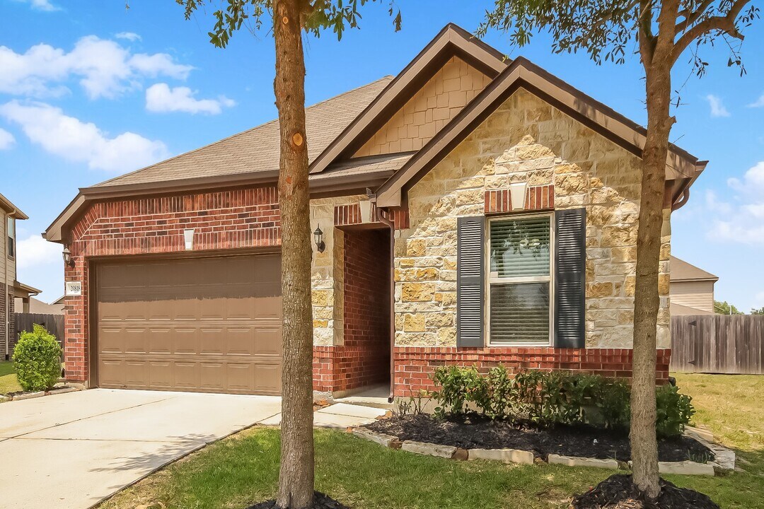 20818 Mayford Brook Ct in Porter, TX - Building Photo