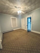 128 Vincent Ave in North Providence, RI - Foto de edificio - Building Photo