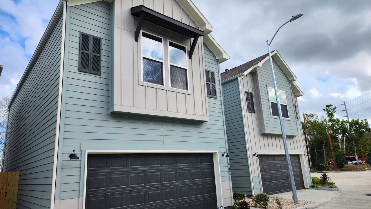 8110 Esther Acres Ln in Houston, TX - Building Photo