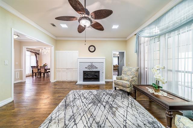 property at 3305 Eisenhower Ln