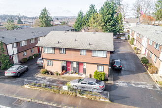 Tigard Townhouses in Portland, OR - Building Photo - Primary Photo