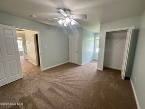 212 Riverbend Rd in Jacksonville, NC - Building Photo - Building Photo
