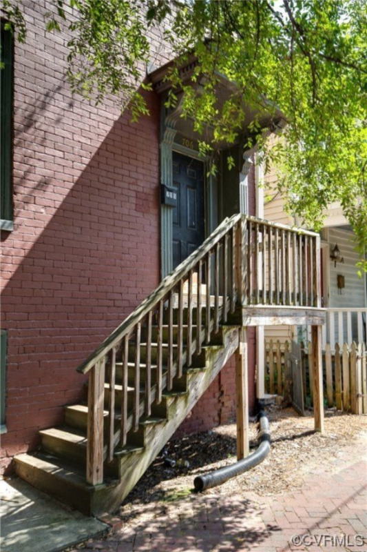 property at 706 W Clay St
