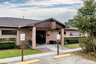 Country Village Apartments in Beaumont, TX - Building Photo - Building Photo