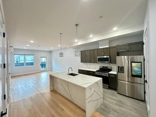 52 Cambridge Ave-Unit -7 in Jersey City, NJ - Building Photo - Building Photo