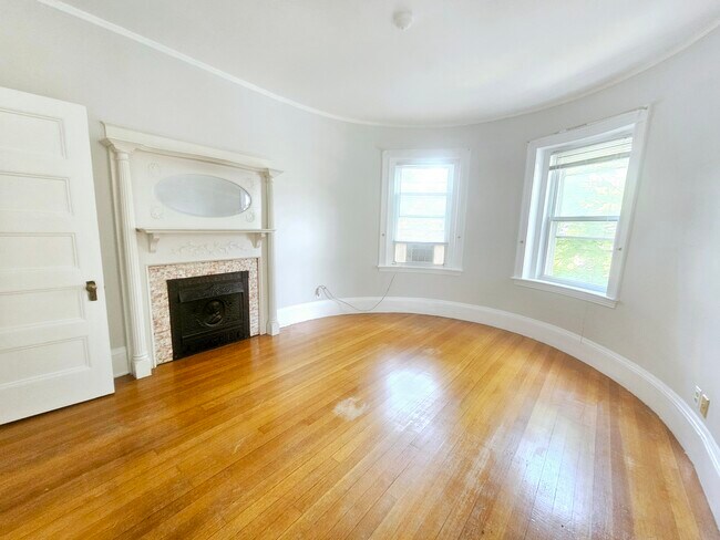 44 High St, Unit 3