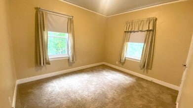 3204 N Gale Ave in Peoria, IL - Building Photo - Building Photo