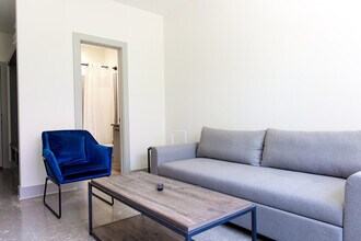 317 NE Burwood Mews in Bentonville, AR - Foto de edificio - Building Photo