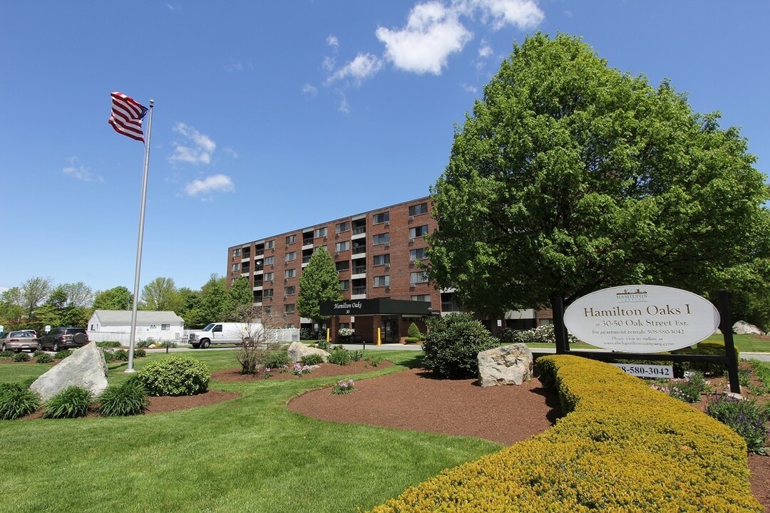 The Oaks at Reservoir in Brockton, MA - Foto de edificio