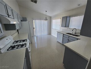 2324 High Uintas Dr in North Las Vegas, NV - Building Photo - Building Photo