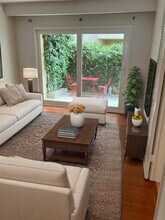 2020 Idaho Ave in Santa Monica, CA - Foto de edificio - Building Photo