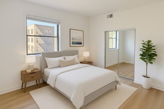 6104 S Dorchester Ave in Chicago, IL - Building Photo - Building Photo
