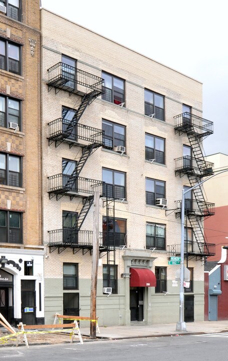 2183 Washington Ave in Bronx, NY - Foto de edificio