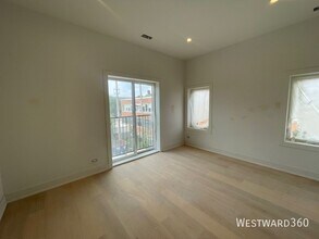 2040 W Washington Blvd in Chicago, IL - Building Photo - Building Photo