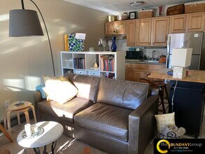 60 Pleasant View Rd, Unit 211 in Arlington, MA - Building Photo - Building Photo