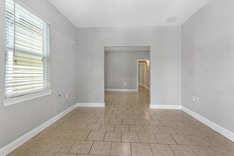 7929 Olive St in New Orleans, LA - Building Photo - Interior Photo