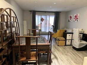 1910 Chesterfield Av in North Vancouver, BC - Building Photo - Building Photo