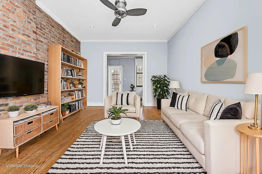436 W 52nd St in New York, NY - Building Photo