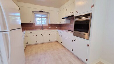 1031-1033 Dale Ave in Mountain View, CA - Building Photo - Building Photo