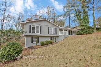 3325 Kingfisher Dr in Decatur, GA - Building Photo - Building Photo