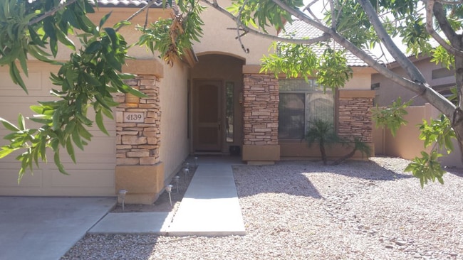 4139 E Breckenridge Way in Gilbert, AZ - Building Photo - Building Photo