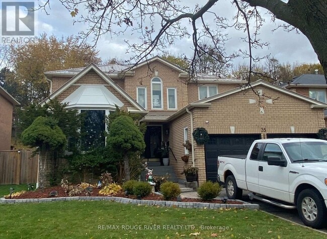 property at 35 Meekings Dr