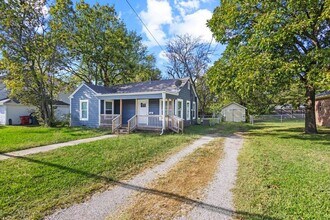 1708 N Woods St in Sherman, TX - Building Photo - Building Photo