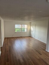 109 N Russell St in Marion, IL - Building Photo - Building Photo