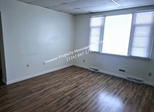 483 New York Ave in Rochester, PA - Building Photo - Building Photo