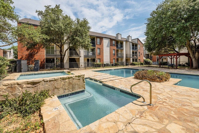 Brixton in San Antonio, TX - Foto de edificio - Building Photo