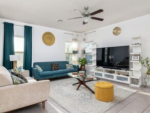 464 Druse Ln in Jarrell, TX - Foto de edificio - Building Photo