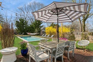 415 6th Ave in Greenport, NY - Building Photo